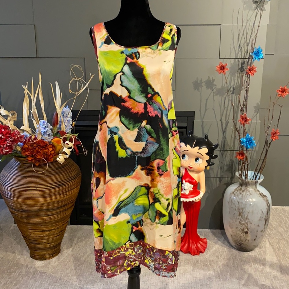 NWOT Vera Wang Printed Shift Dress